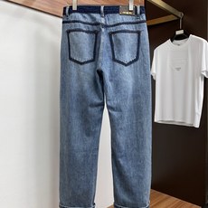 Loro Piana 诺悠翩雅 专柜新品同步上市老钱风牛仔裤 原单订制高品牛仔时尚休闲裤 撞色水洗装饰超 Loro Piana 诺悠翩雅 专柜新品同步上市老钱风牛仔裤 原单订制高品牛仔时尚休闲裤 撞色水洗装饰超