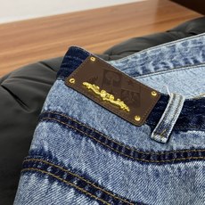 Loro Piana 诺悠翩雅 专柜新品同步上市老钱风牛仔裤 原单订制高品牛仔时尚休闲裤 撞色水洗装饰超 Loro Piana 诺悠翩雅 专柜新品同步上市老钱风牛仔裤 原单订制高品牛仔时尚休闲裤 撞色水洗装饰超