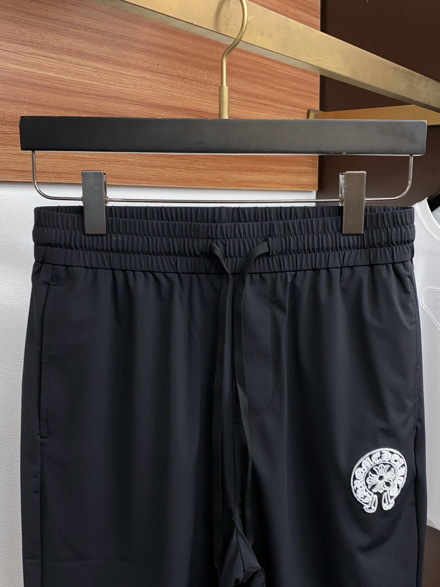 克罗心 M-3xL 25年春夏新款休闲短裤 套装 干净利落剪裁，都市风十足 采用精纺梭织速干面料手感软糯