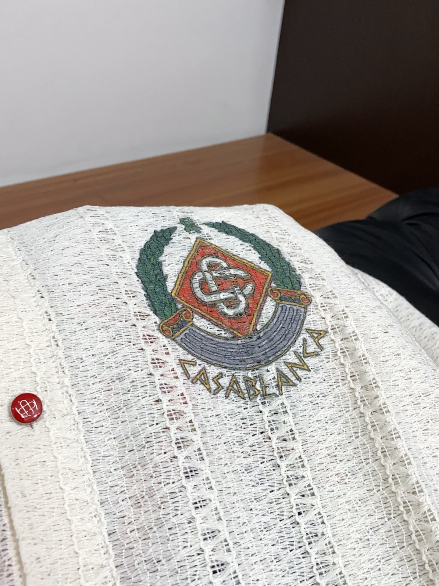 巴黎世家 26年春夏新款休闲短裤沙滩 套装 干净利落剪裁，都市风十足 采用精纺天丝面料手感软糯干爽，上身