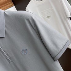 BC 2026春夏新品细纹珠地商务Polo,极简的衣身造型!顶级丝光珠地质地 整体的触感极为舒适,弹力十 BC 2026春夏新品细纹珠地商务Polo,极简的衣身造型!顶级丝光珠地质地 整体的触感极为舒适,弹力十