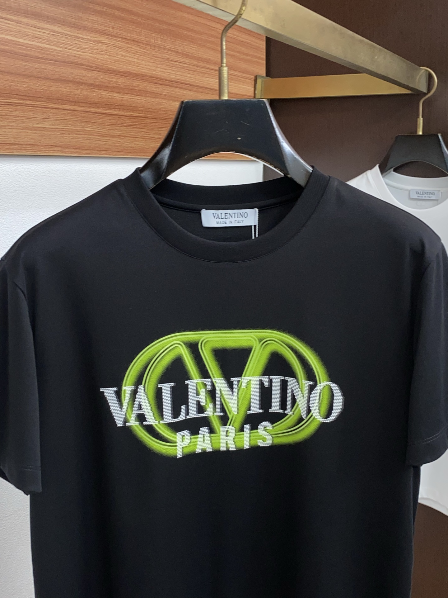 VT 春夏新款首发专柜最新款微阔圆领短袖 高端订制 设计前卫时尚！品牌logo重工艺设计 高端定制100