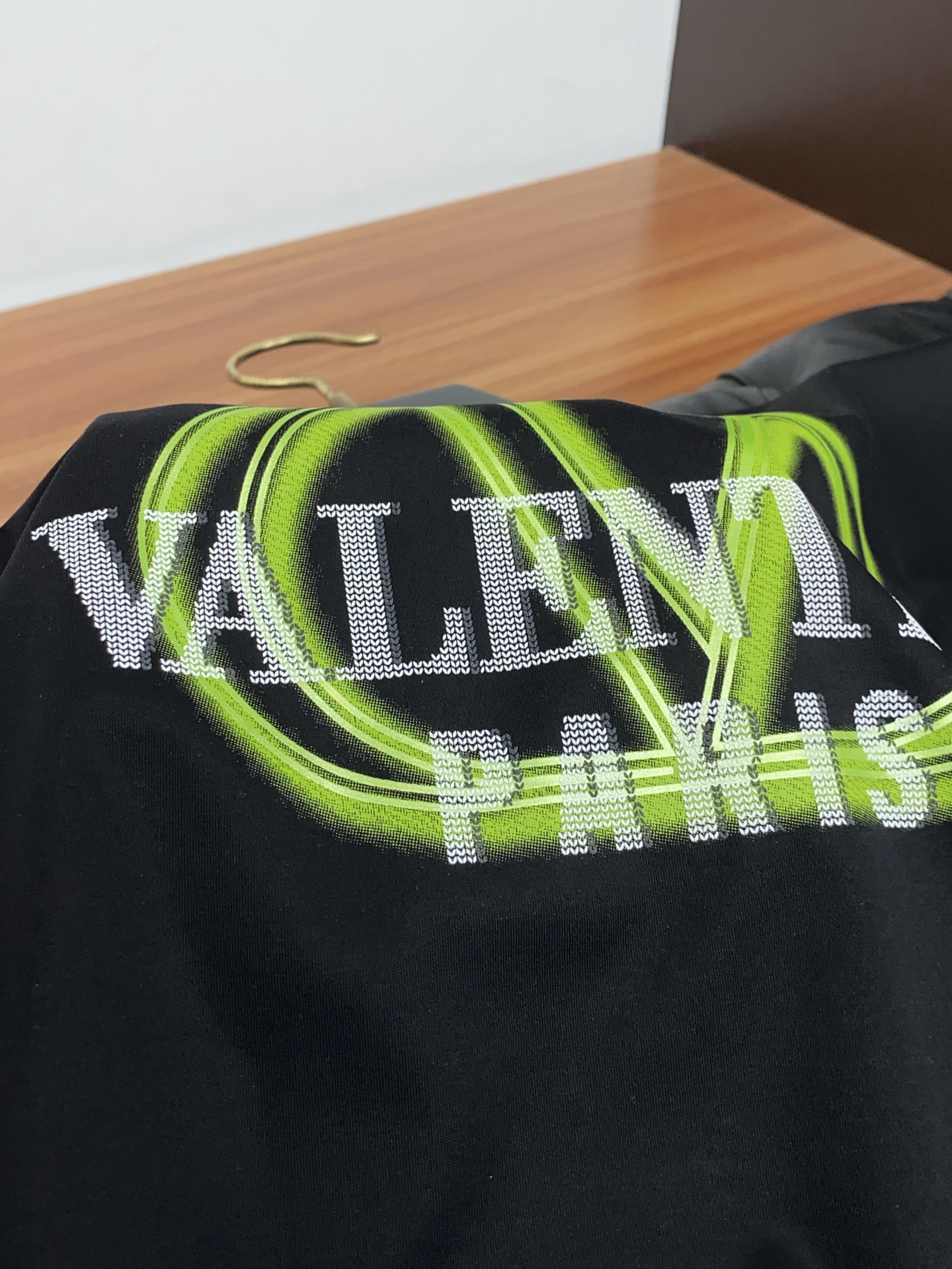 VT 春夏新款首发专柜最新款微阔圆领短袖 高端订制 设计前卫时尚！品牌logo重工艺设计 高端定制100