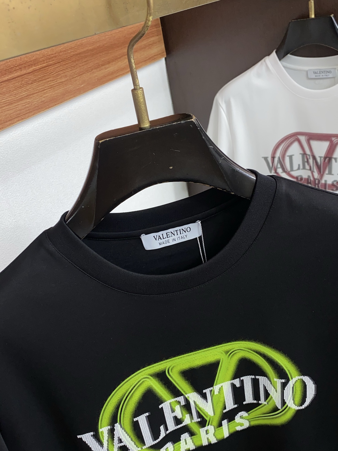 VT 春夏新款首发专柜最新款微阔圆领短袖 高端订制 设计前卫时尚！品牌logo重工艺设计 高端定制100
