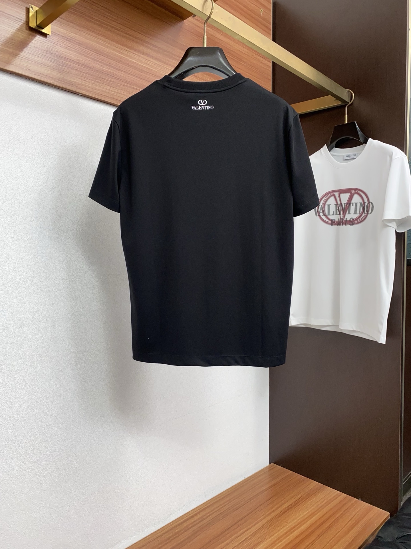 VT 春夏新款首发专柜最新款微阔圆领短袖 高端订制 设计前卫时尚！品牌logo重工艺设计 高端定制100