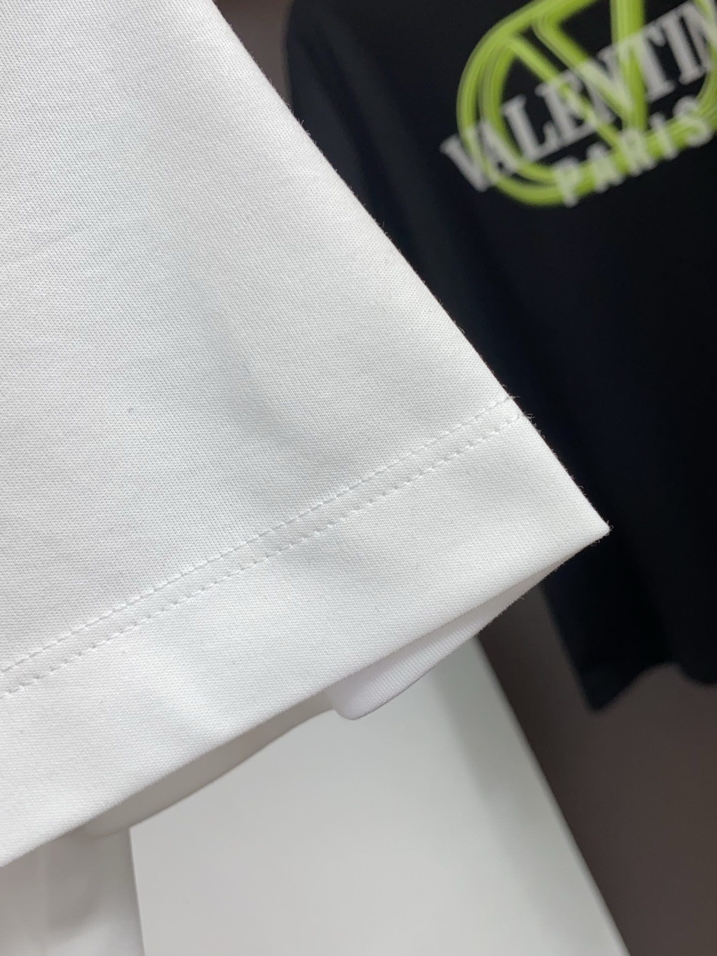 VT 春夏新款首发专柜最新款微阔圆领短袖 高端订制 设计前卫时尚！品牌logo重工艺设计 高端定制100