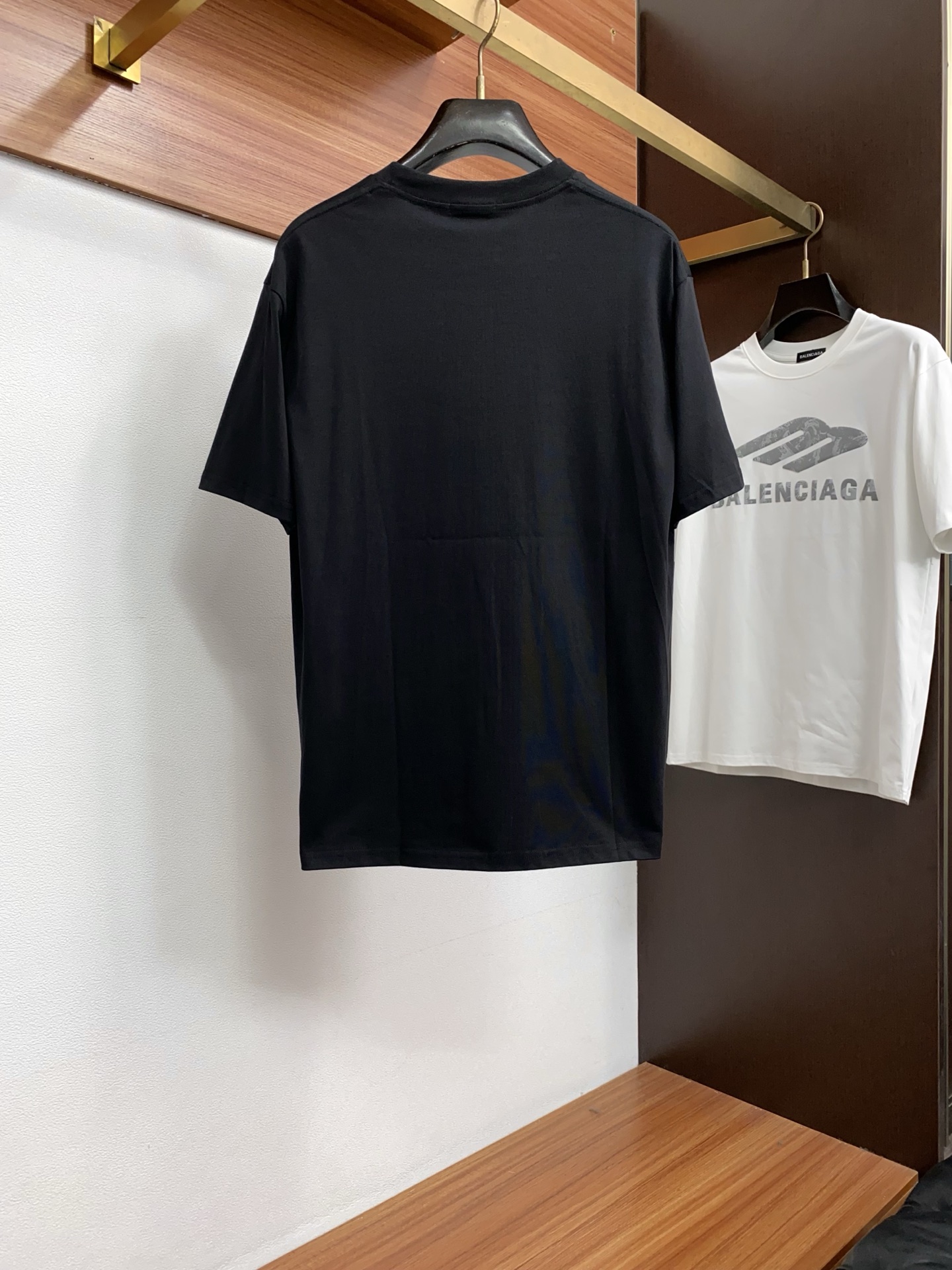 巴黎世家 码数偏大 S- XXL 最大穿210 斤 ss新工艺logo纯棉质微阔版圆领男士短袖T恤，新季