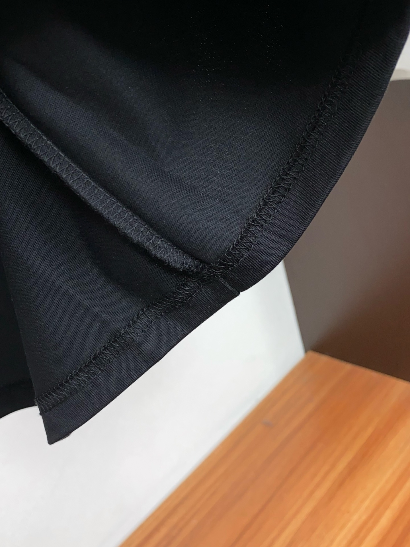 巴黎世家 码数偏大 S- XXL 最大穿210 斤 ss新工艺logo纯棉质微阔版圆领男士短袖T恤，新季