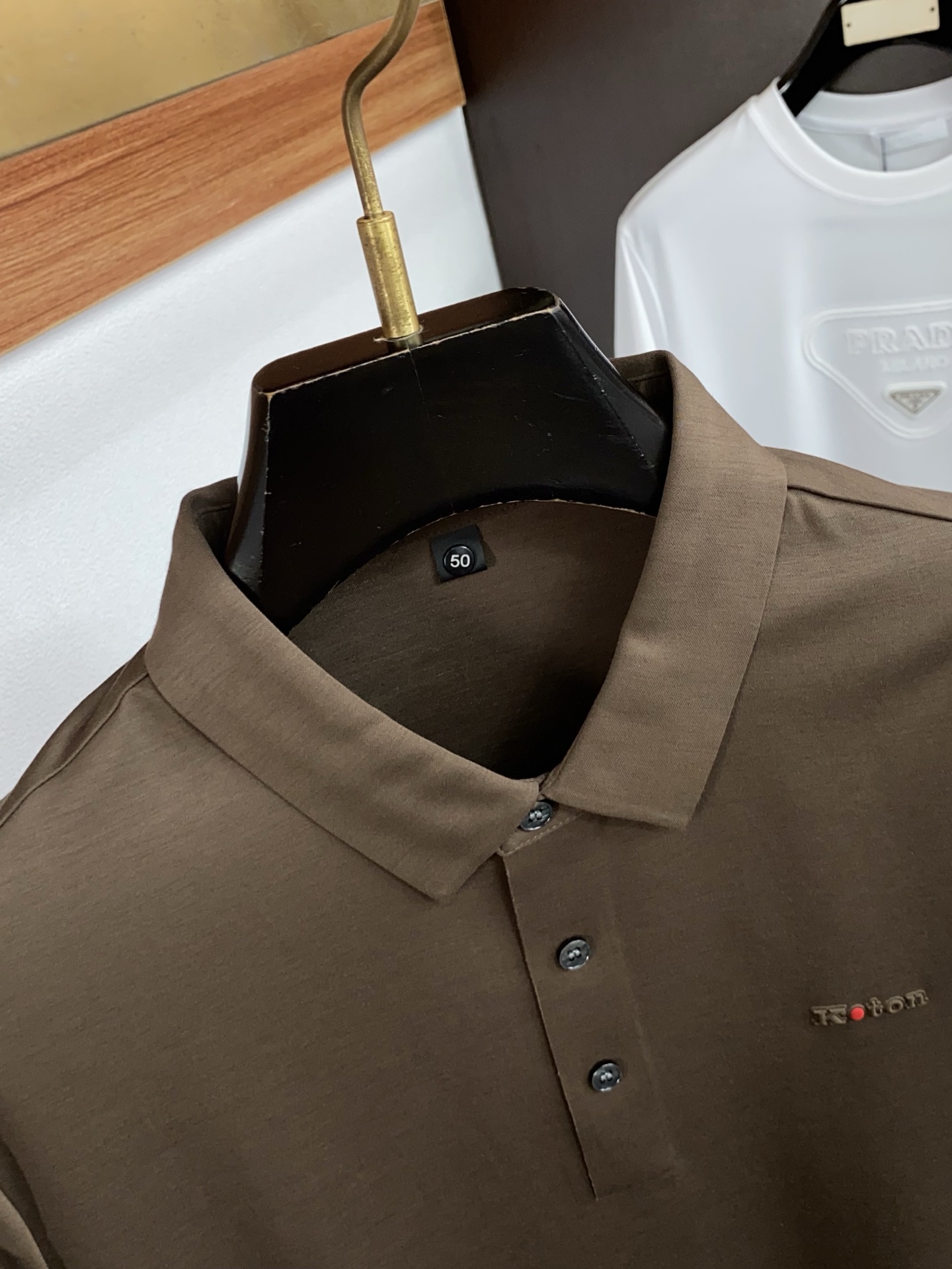 kiton 2026春夏新品细纹珠地商务Polo，极简的衣身造型！顶级丝光珠地质地 整体的触感极为舒适，