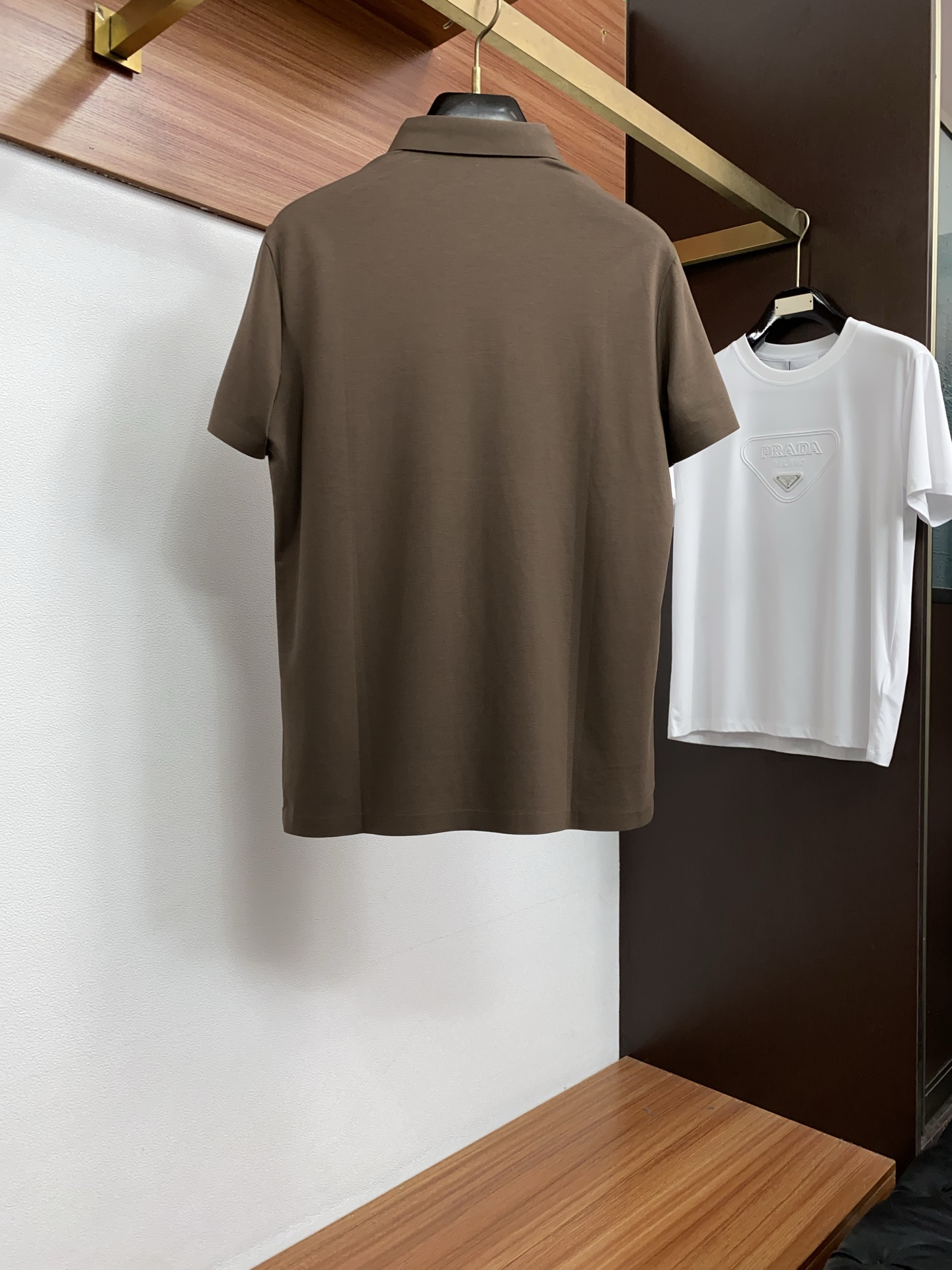 kiton 2026春夏新品细纹珠地商务Polo，极简的衣身造型！顶级丝光珠地质地 整体的触感极为舒适，