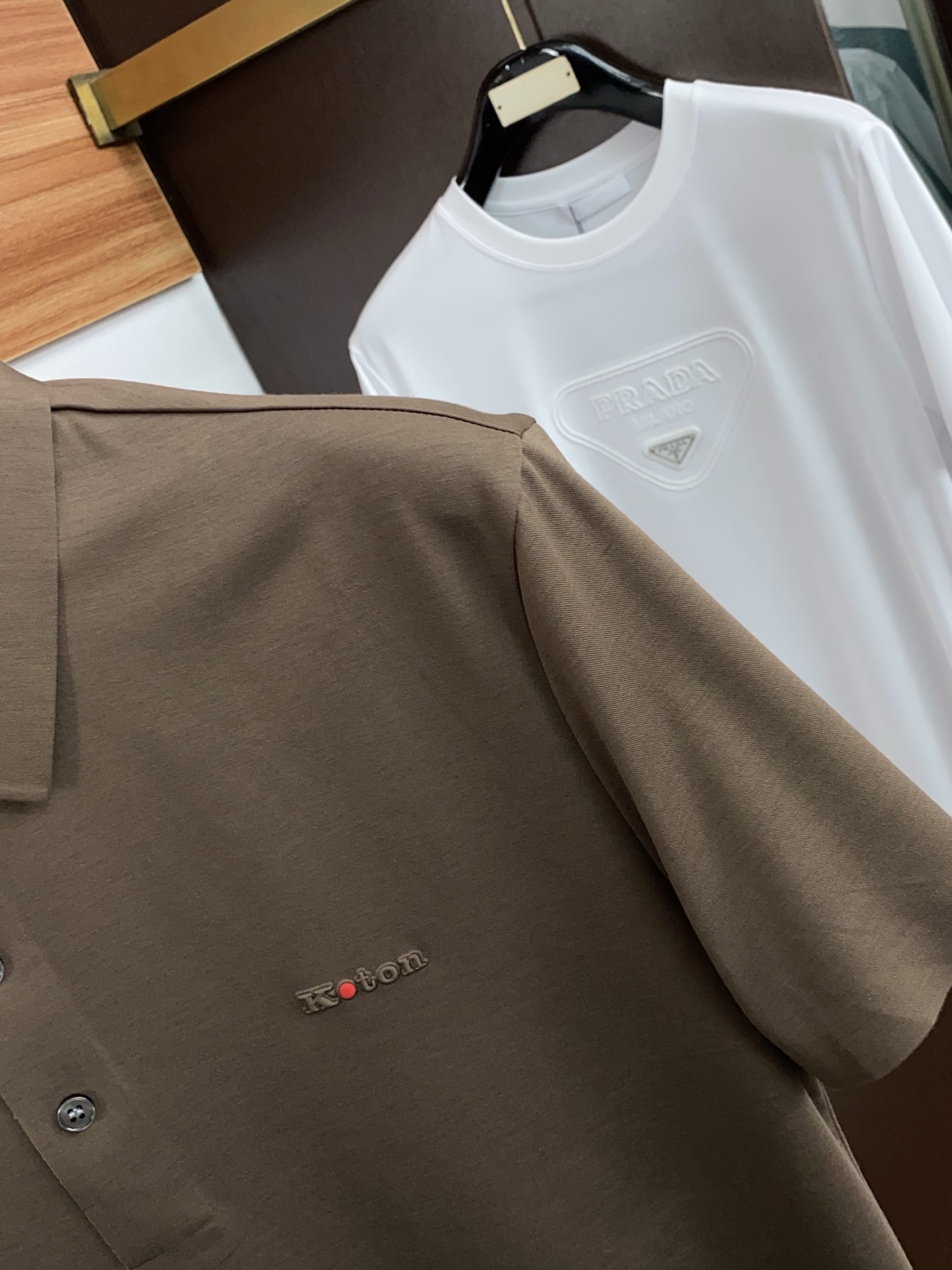 kiton 2026春夏新品细纹珠地商务Polo，极简的衣身造型！顶级丝光珠地质地 整体的触感极为舒适，
