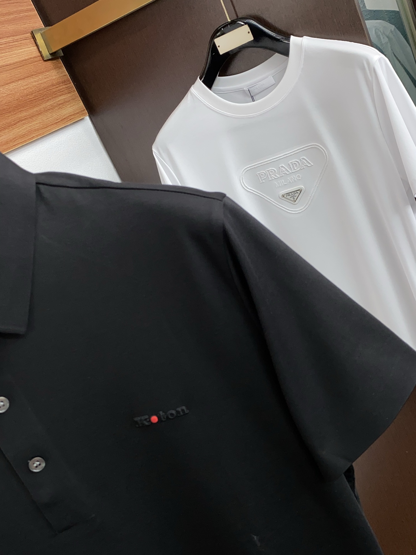 kiton 2026春夏新品细纹珠地商务Polo，极简的衣身造型！顶级丝光珠地质地 整体的触感极为舒适，
