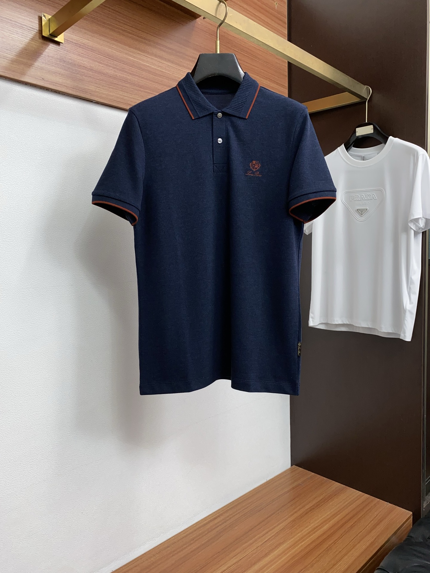 Loro Piana 诺悠翩雅 2026春夏新品细纹珠地商务Polo，极简的衣身造型！顶级丝光珠地质地 