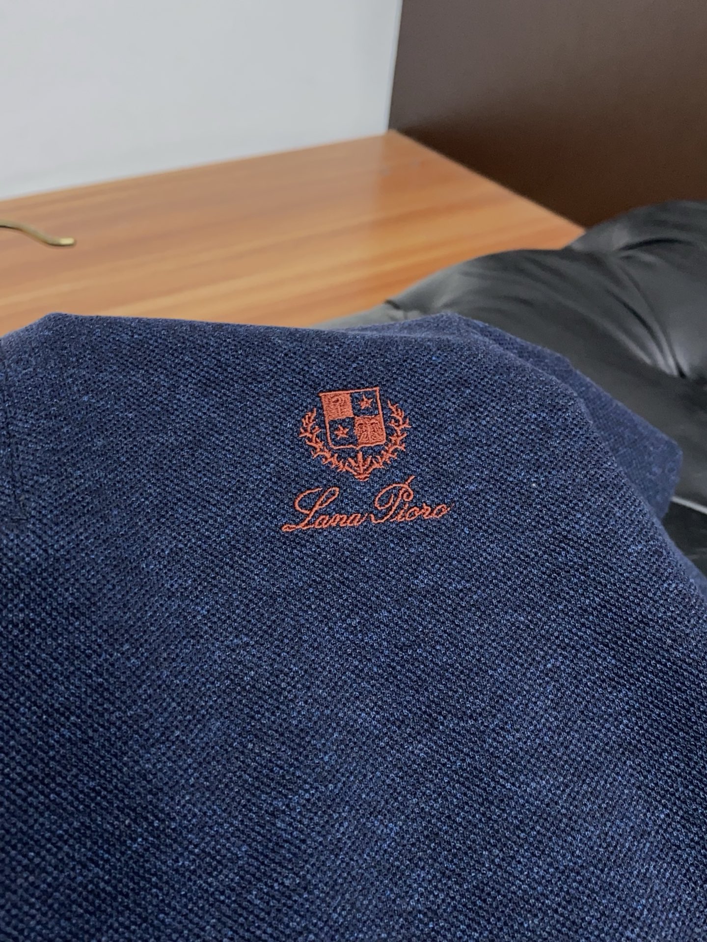 Loro Piana 诺悠翩雅 2026春夏新品细纹珠地商务Polo，极简的衣身造型！顶级丝光珠地质地 