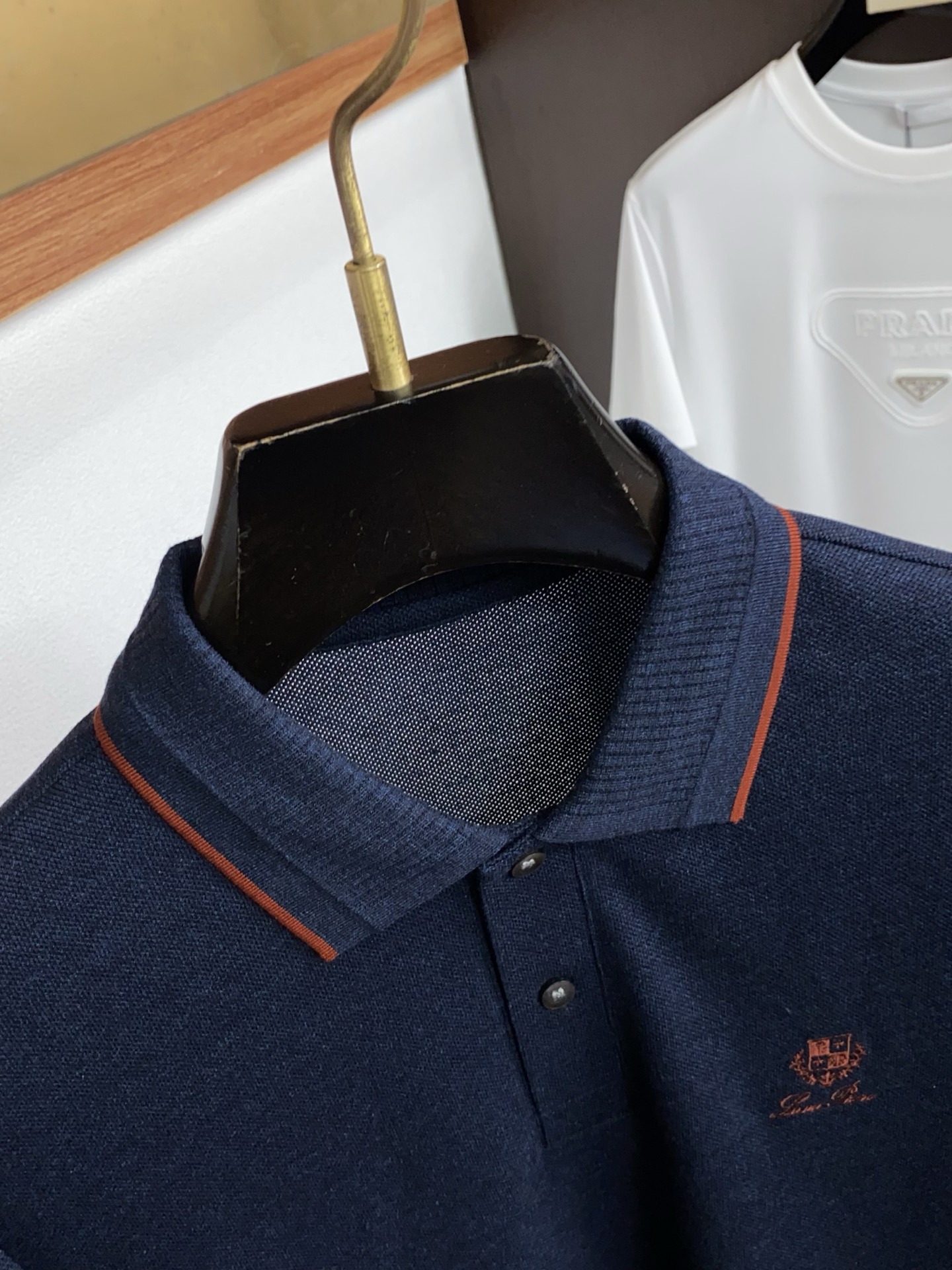 Loro Piana 诺悠翩雅 2026春夏新品细纹珠地商务Polo，极简的衣身造型！顶级丝光珠地质地 