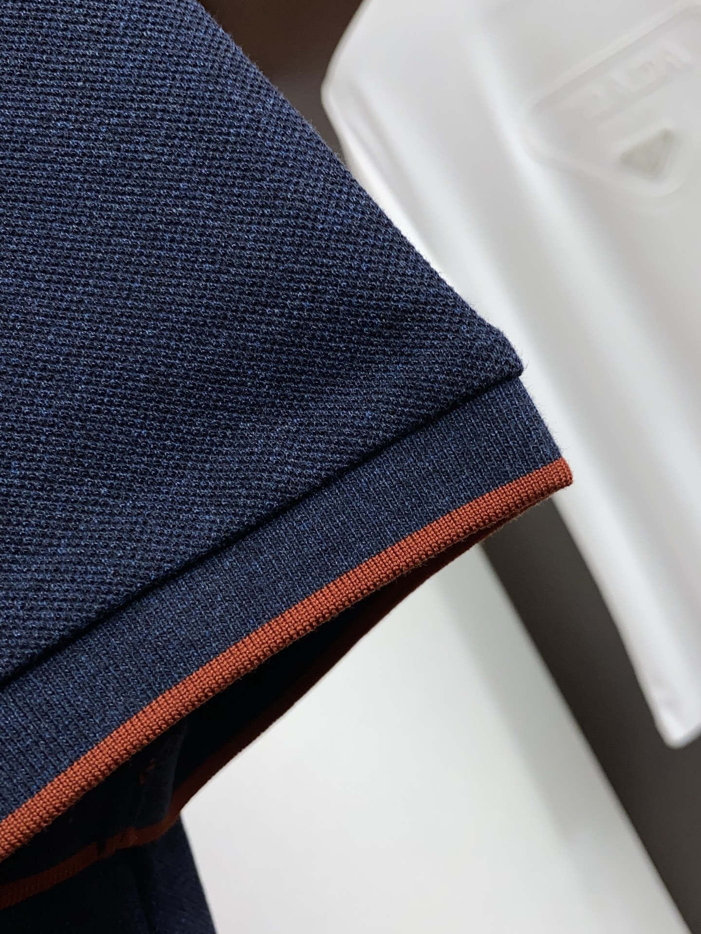 Loro Piana 诺悠翩雅 2026春夏新品细纹珠地商务Polo，极简的衣身造型！顶级丝光珠地质地 