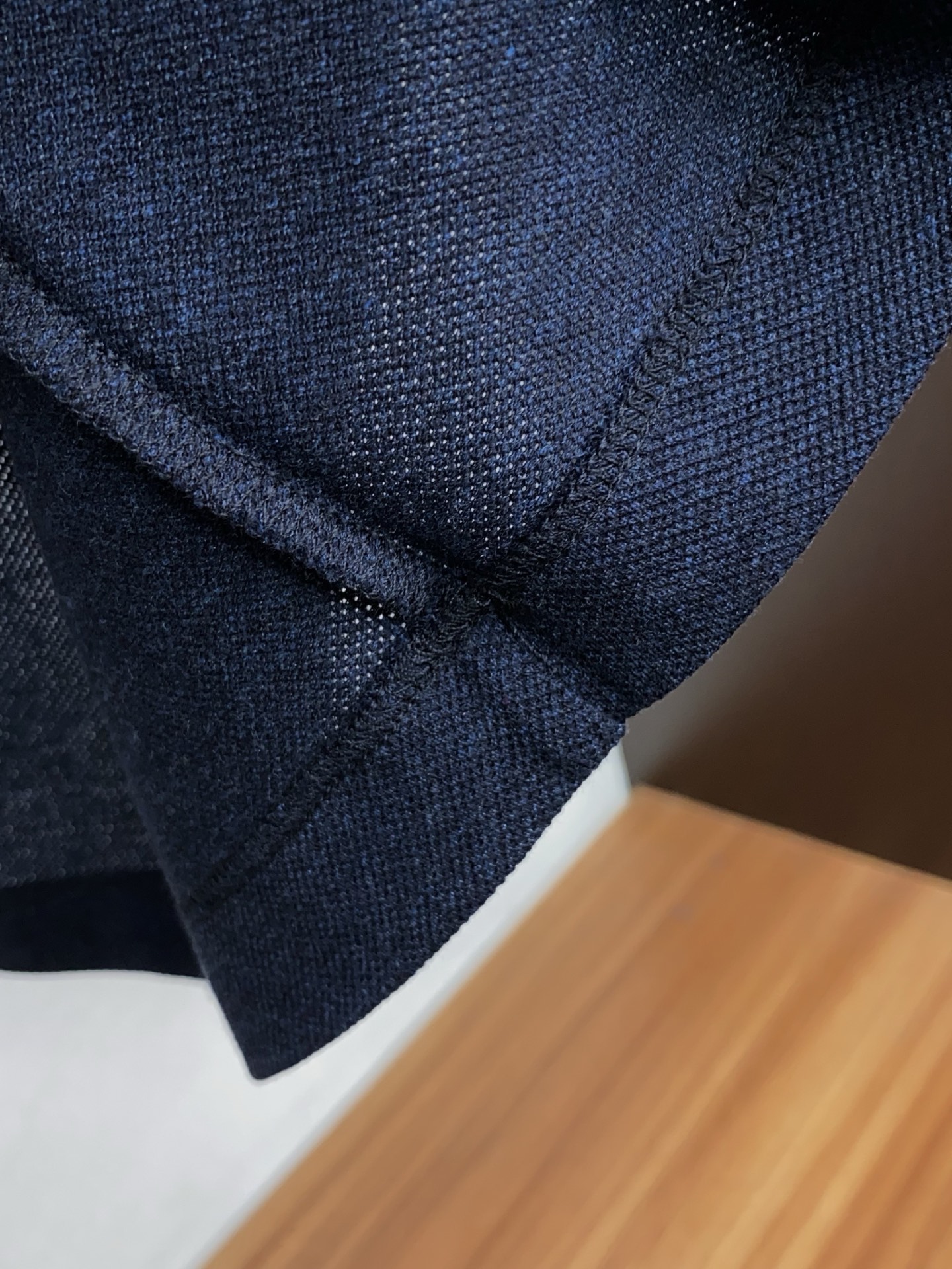 Loro Piana 诺悠翩雅 2026春夏新品细纹珠地商务Polo，极简的衣身造型！顶级丝光珠地质地 