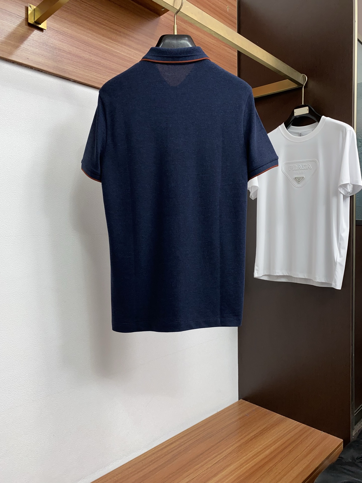 Loro Piana 诺悠翩雅 2026春夏新品细纹珠地商务Polo，极简的衣身造型！顶级丝光珠地质地 