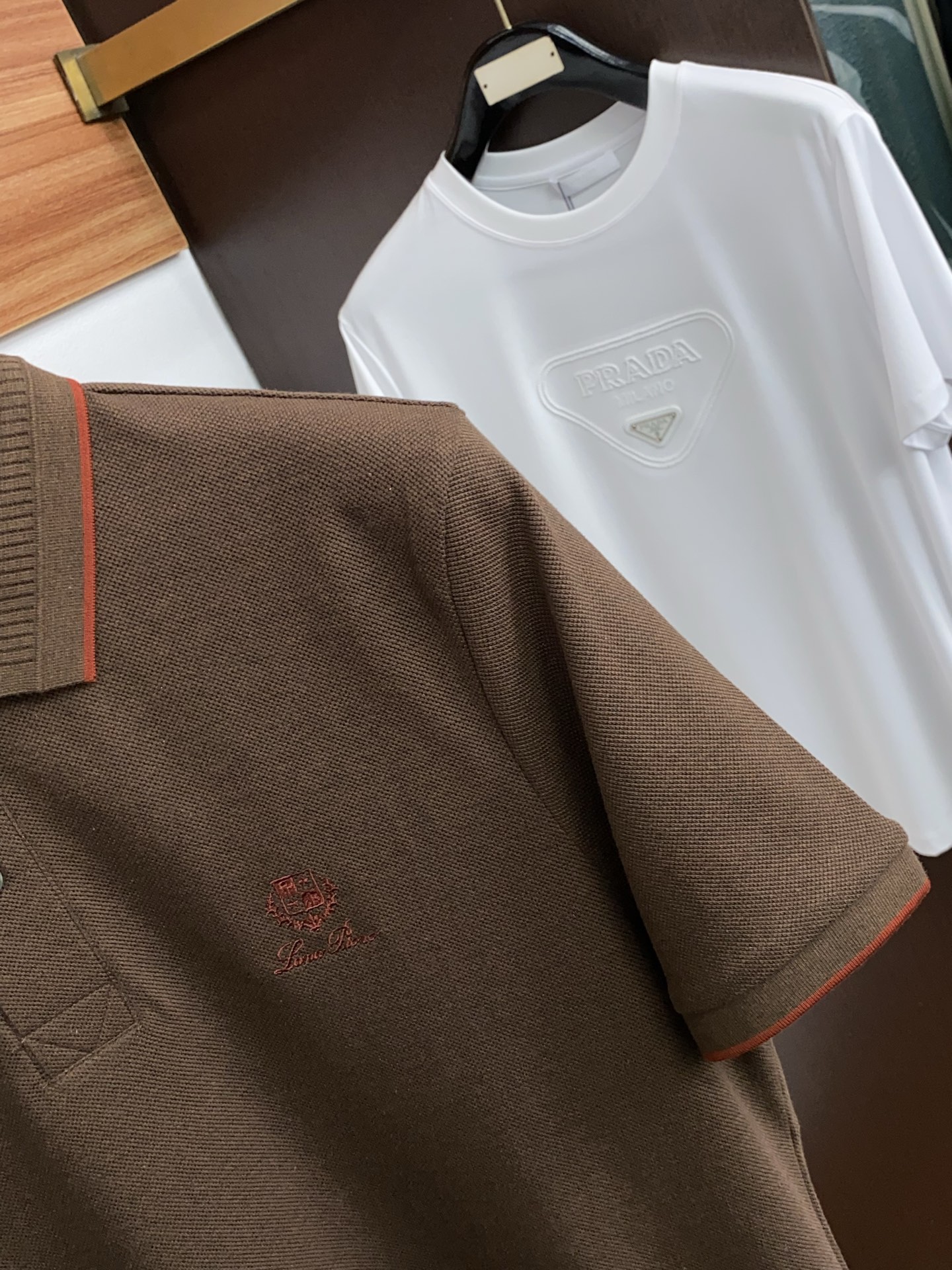 Loro Piana 诺悠翩雅 2026春夏新品细纹珠地商务Polo，极简的衣身造型！顶级丝光珠地质地 