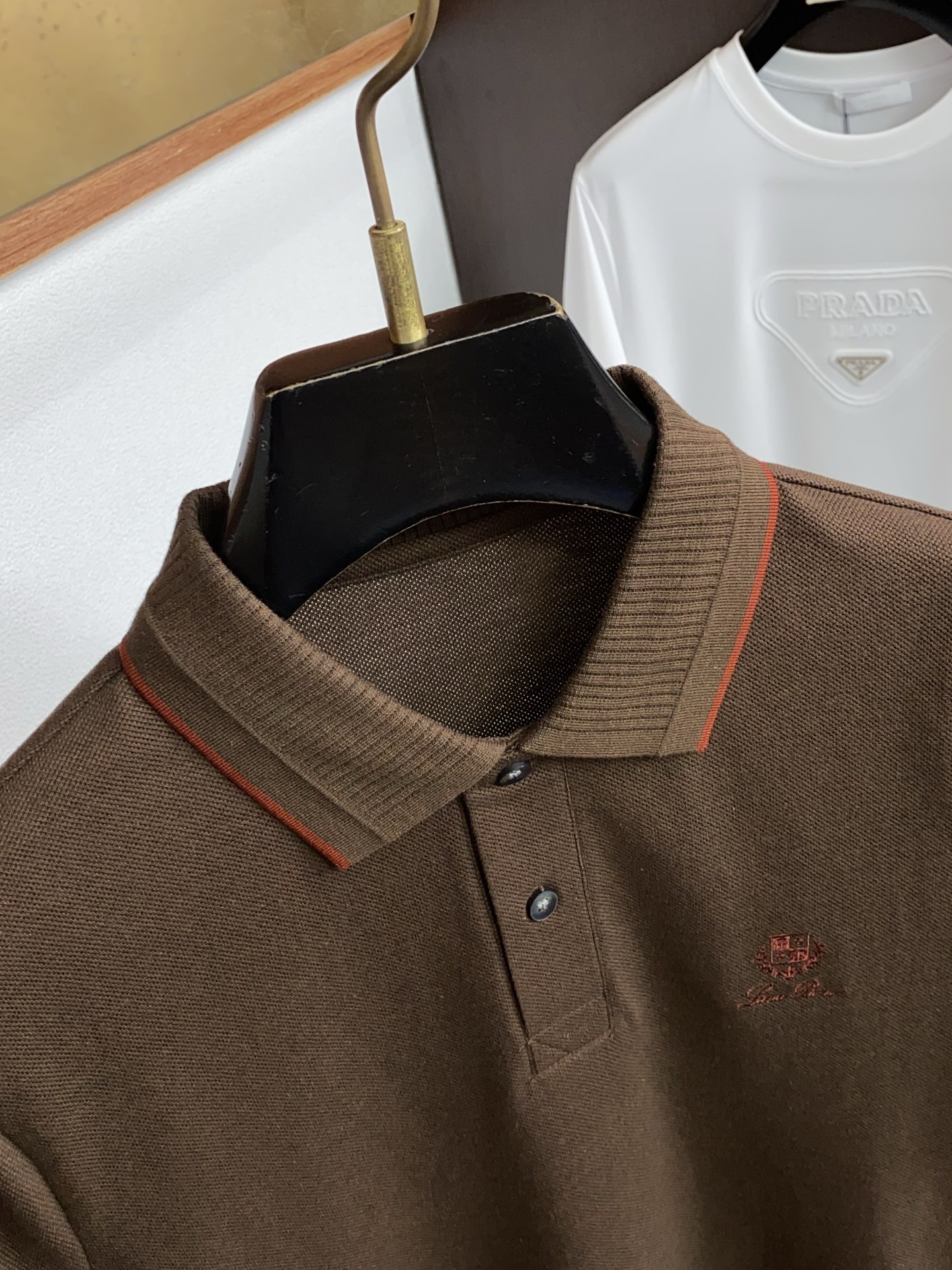 Loro Piana 诺悠翩雅 2026春夏新品细纹珠地商务Polo，极简的衣身造型！顶级丝光珠地质地 