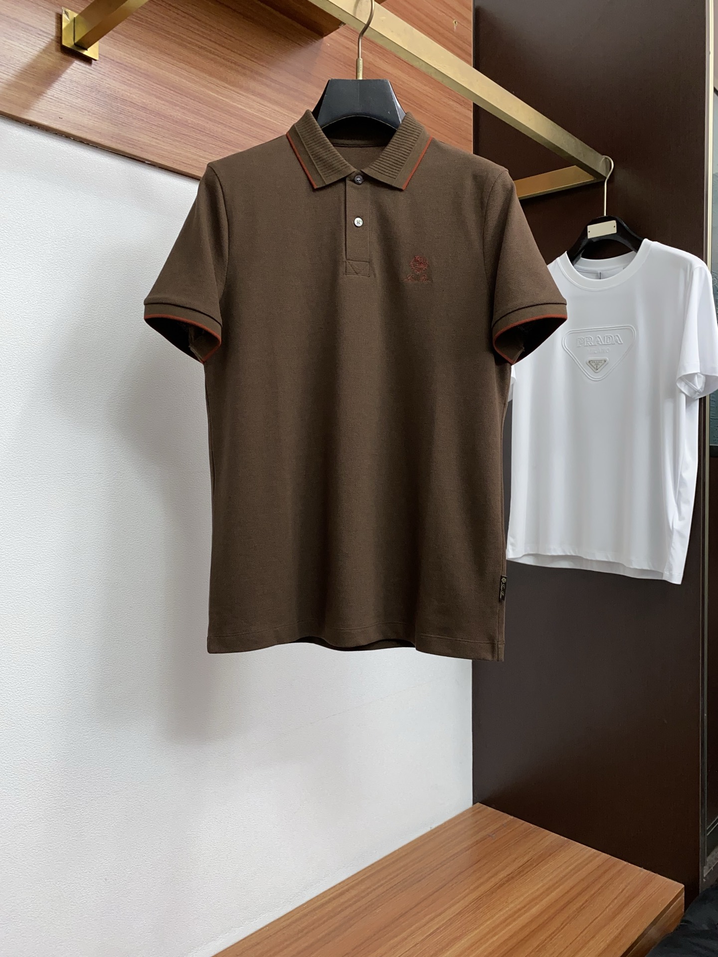 Loro Piana 诺悠翩雅 2026春夏新品细纹珠地商务Polo，极简的衣身造型！顶级丝光珠地质地 