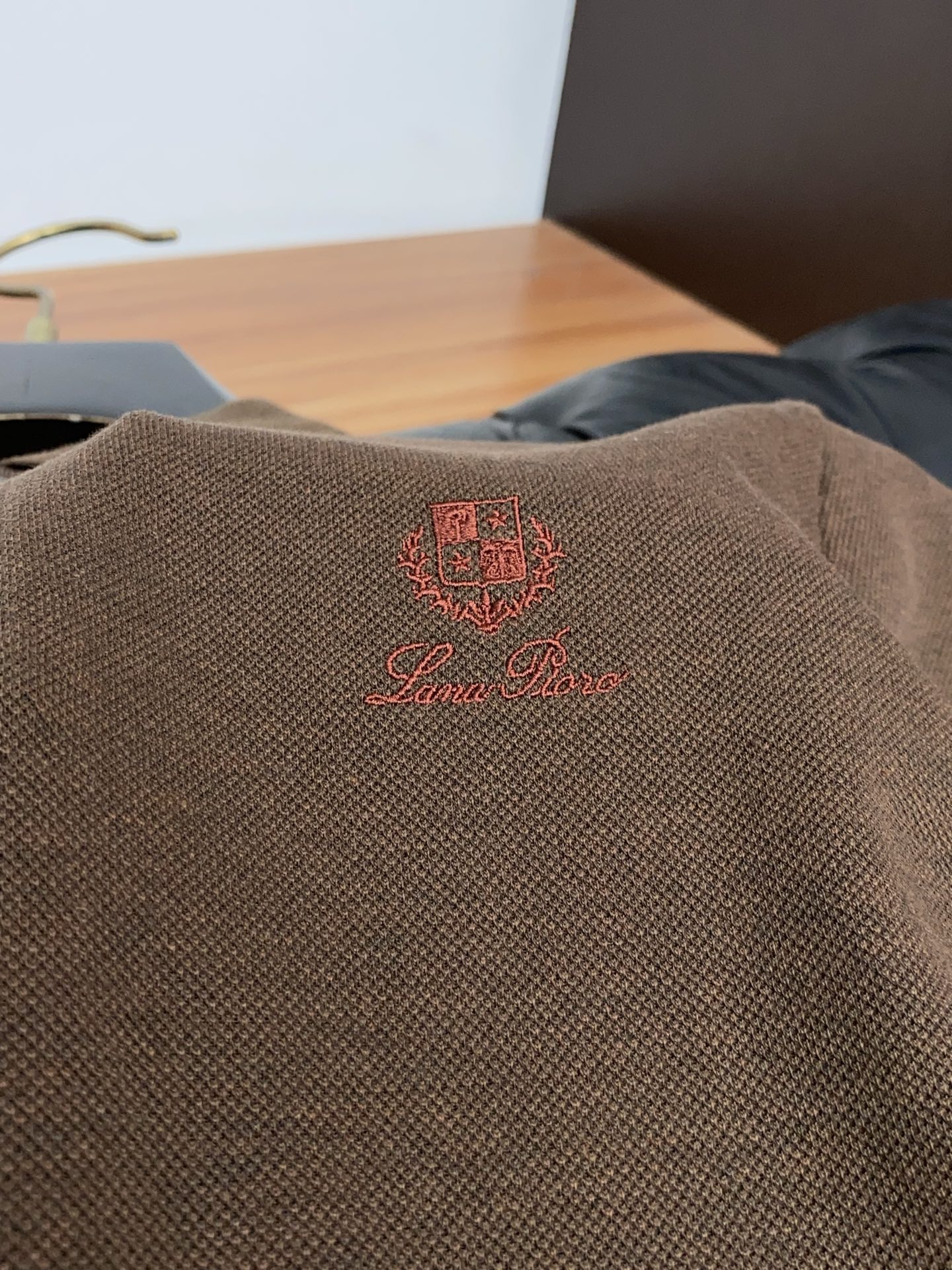 Loro Piana 诺悠翩雅 2026春夏新品细纹珠地商务Polo，极简的衣身造型！顶级丝光珠地质地 
