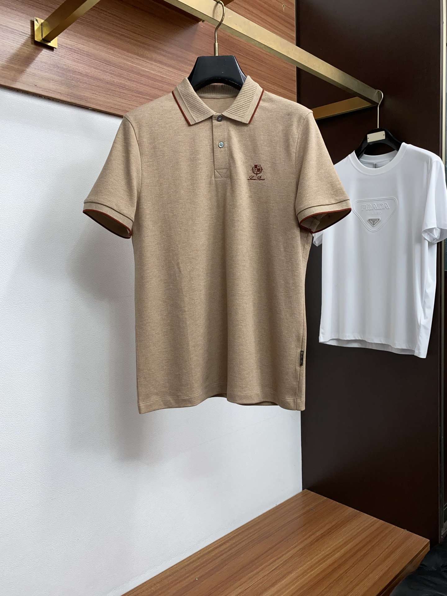 Loro Piana 诺悠翩雅 2026春夏新品细纹珠地商务Polo，极简的衣身造型！顶级丝光珠地质地 