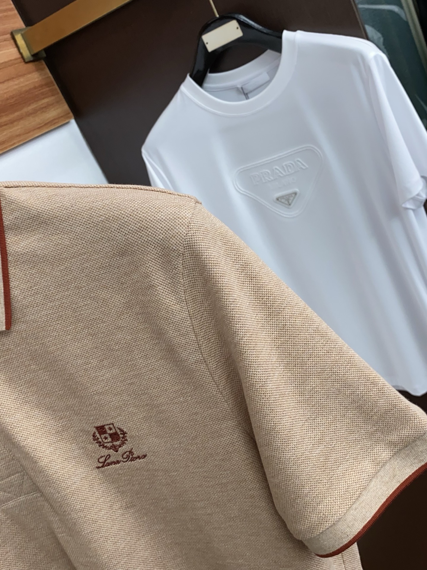 Loro Piana 诺悠翩雅 2026春夏新品细纹珠地商务Polo，极简的衣身造型！顶级丝光珠地质地 