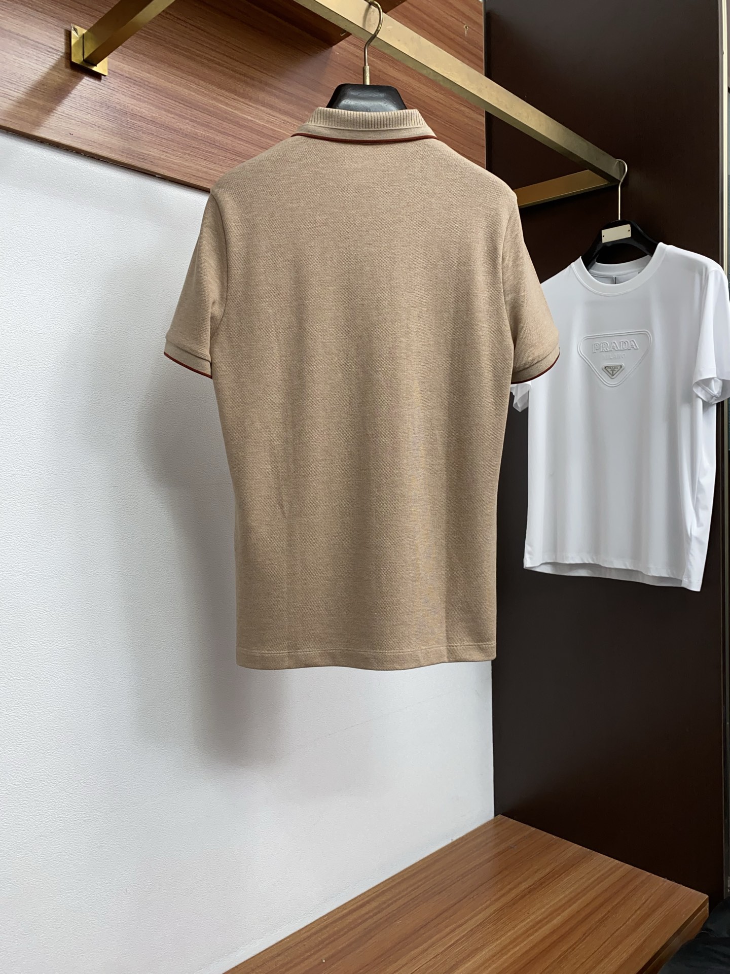 Loro Piana 诺悠翩雅 2026春夏新品细纹珠地商务Polo，极简的衣身造型！顶级丝光珠地质地 