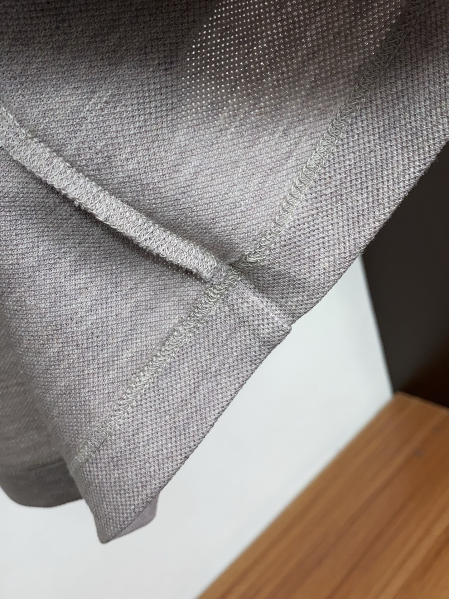 Loro Piana 诺悠翩雅 2026春夏新品细纹珠地商务Polo，极简的衣身造型！顶级丝光珠地质地 