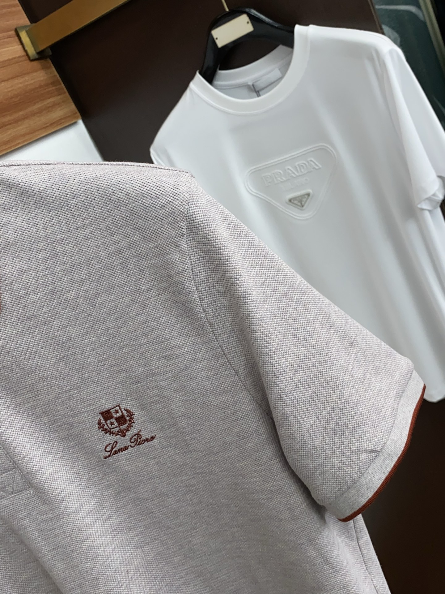 Loro Piana 诺悠翩雅 2026春夏新品细纹珠地商务Polo，极简的衣身造型！顶级丝光珠地质地 