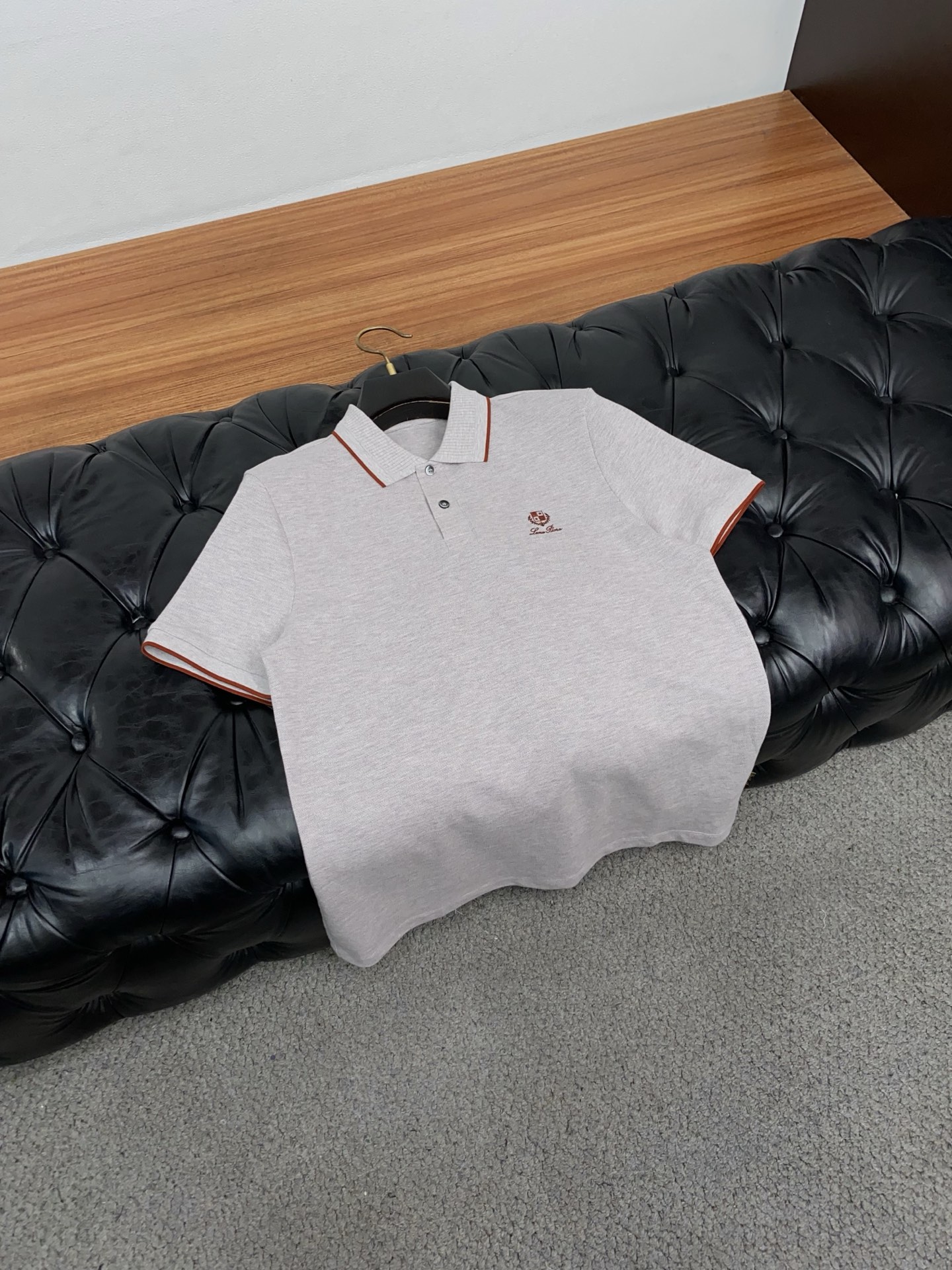 Loro Piana 诺悠翩雅 2026春夏新品细纹珠地商务Polo，极简的衣身造型！顶级丝光珠地质地 