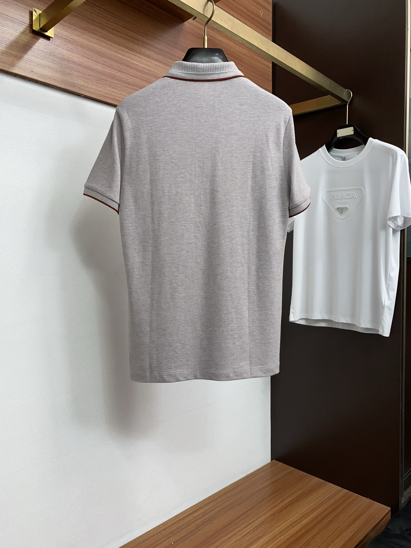 Loro Piana 诺悠翩雅 2026春夏新品细纹珠地商务Polo，极简的衣身造型！顶级丝光珠地质地 