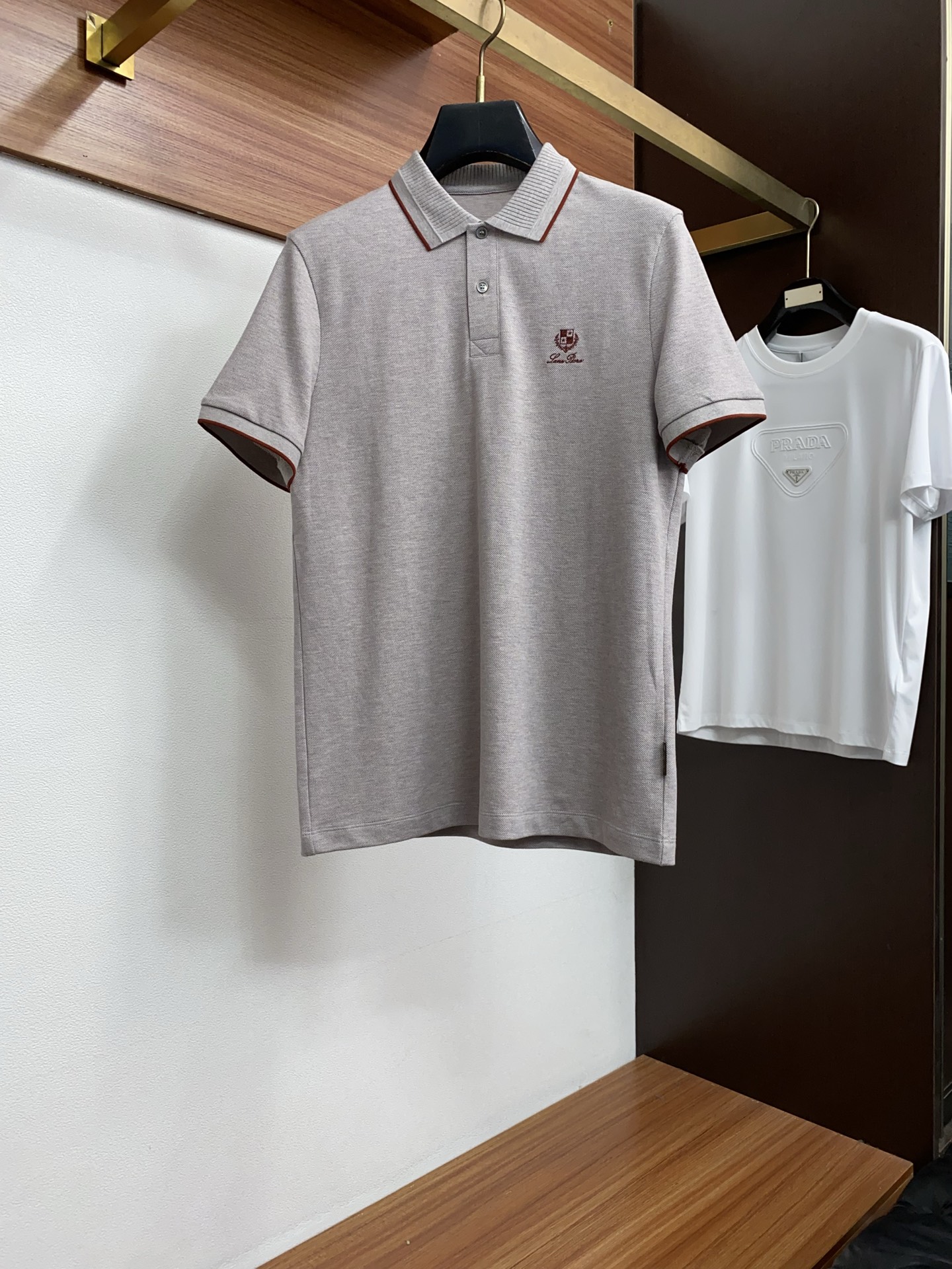 Loro Piana 诺悠翩雅 2026春夏新品细纹珠地商务Polo，极简的衣身造型！顶级丝光珠地质地 