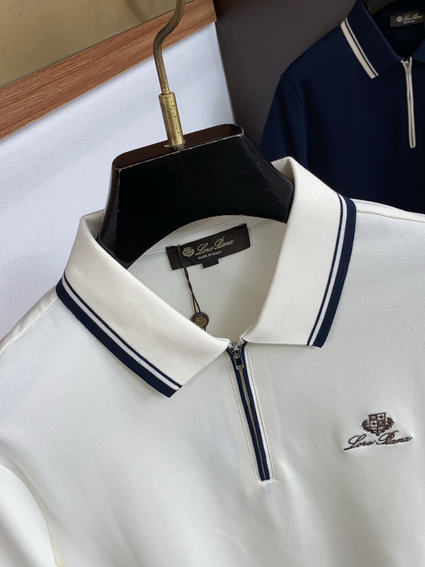 Loro Piana 诺悠翩雅 经典翻领POLO版型，修饰身形，沉稳百搭，不挑肤色，适配商务、休闲多场景