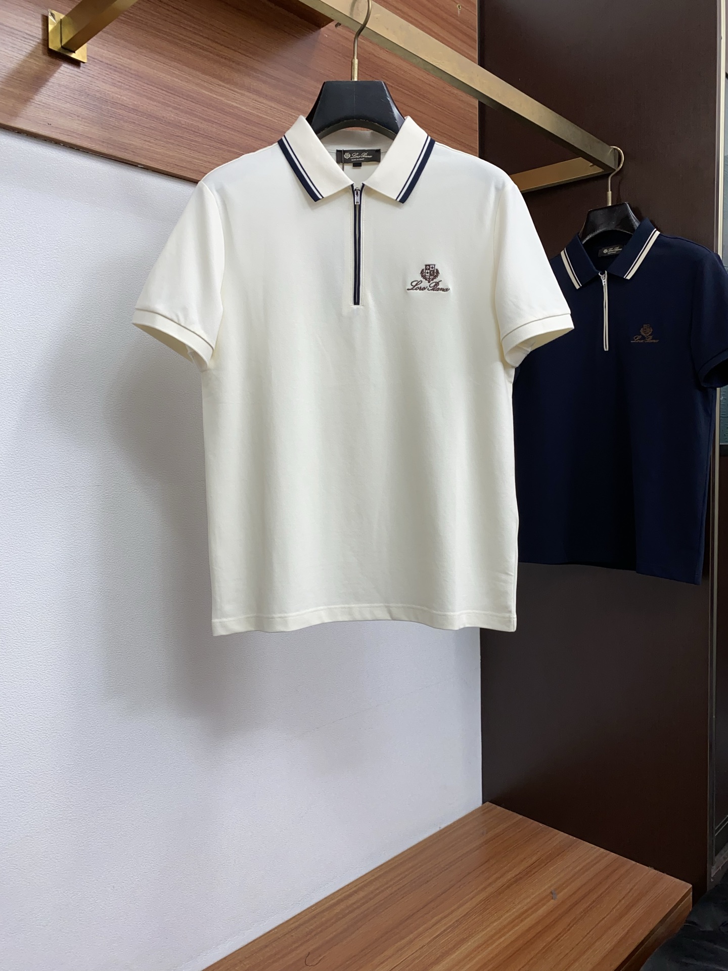 Loro Piana 诺悠翩雅 经典翻领POLO版型，修饰身形，沉稳百搭，不挑肤色，适配商务、休闲多场景