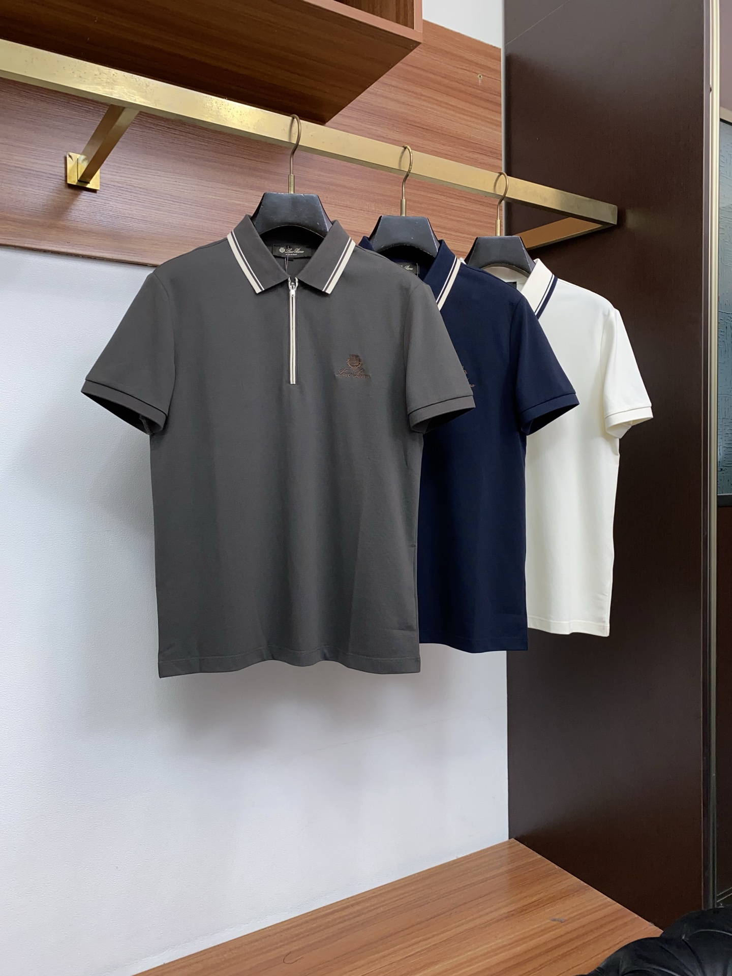 Loro Piana 诺悠翩雅 经典翻领POLO版型，修饰身形，沉稳百搭，不挑肤色，适配商务、休闲多场景