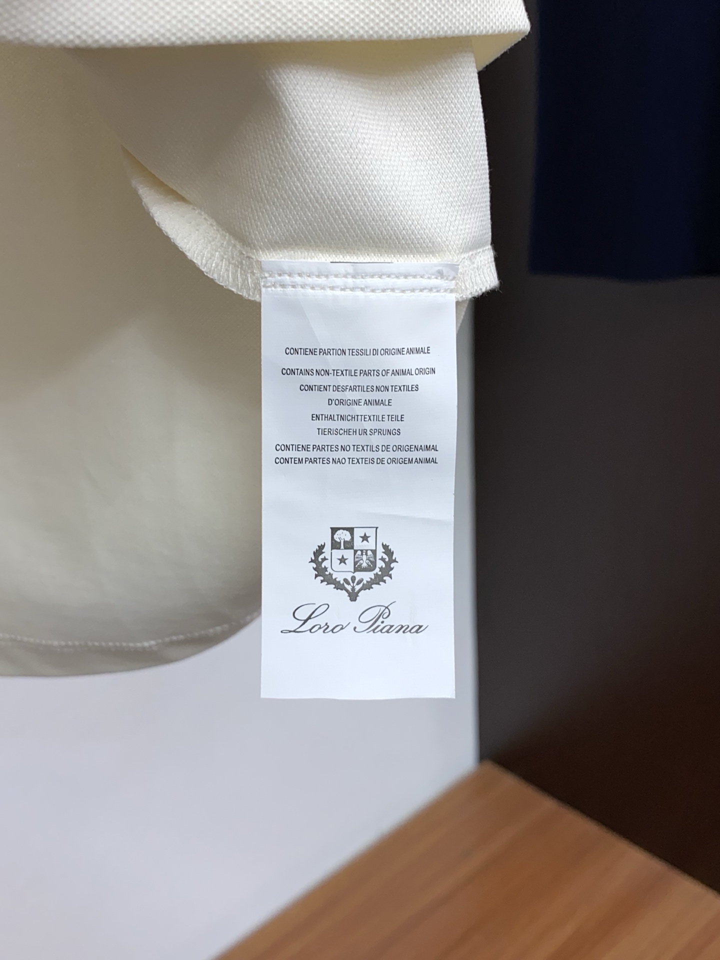 Loro Piana 诺悠翩雅 经典翻领POLO版型，修饰身形，沉稳百搭，不挑肤色，适配商务、休闲多场景