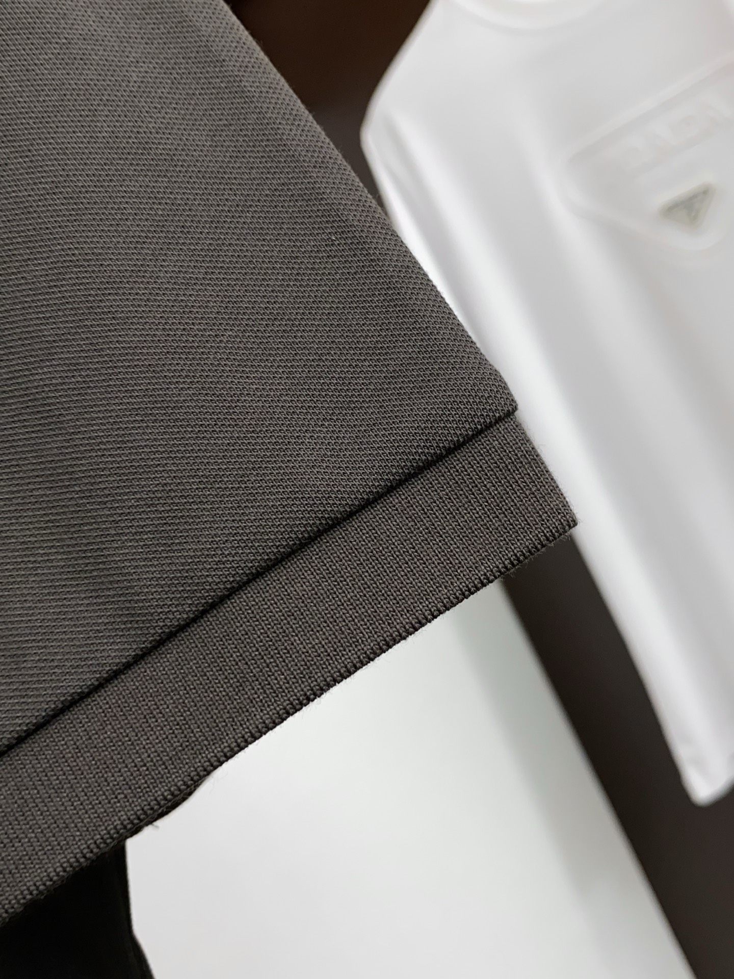 Loro Piana 诺悠翩雅 经典翻领POLO版型，修饰身形，沉稳百搭，不挑肤色，适配商务、休闲多场景