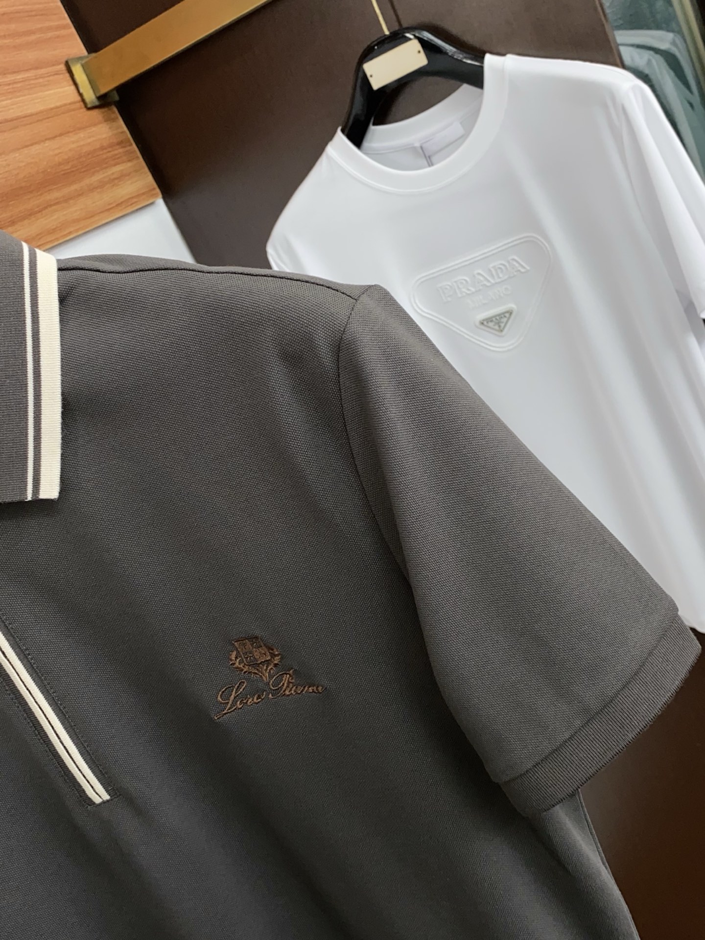 Loro Piana 诺悠翩雅 经典翻领POLO版型，修饰身形，沉稳百搭，不挑肤色，适配商务、休闲多场景