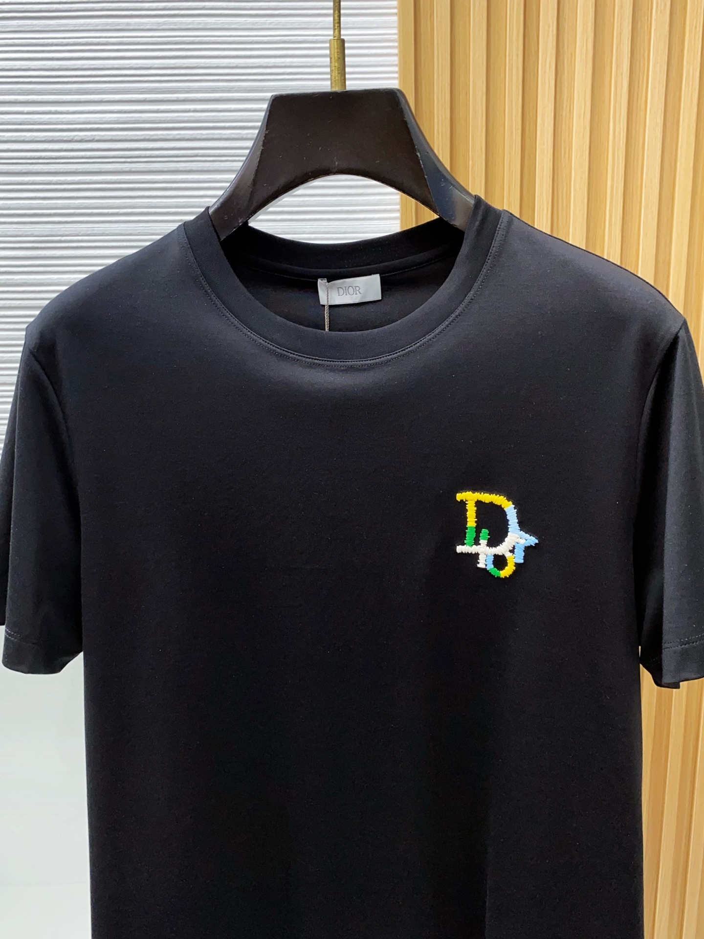 迪奥 2026春夏新款首发专柜最新款圆领短袖 高端订制 设计前卫时尚！品牌logo重工艺设计 高端定制8