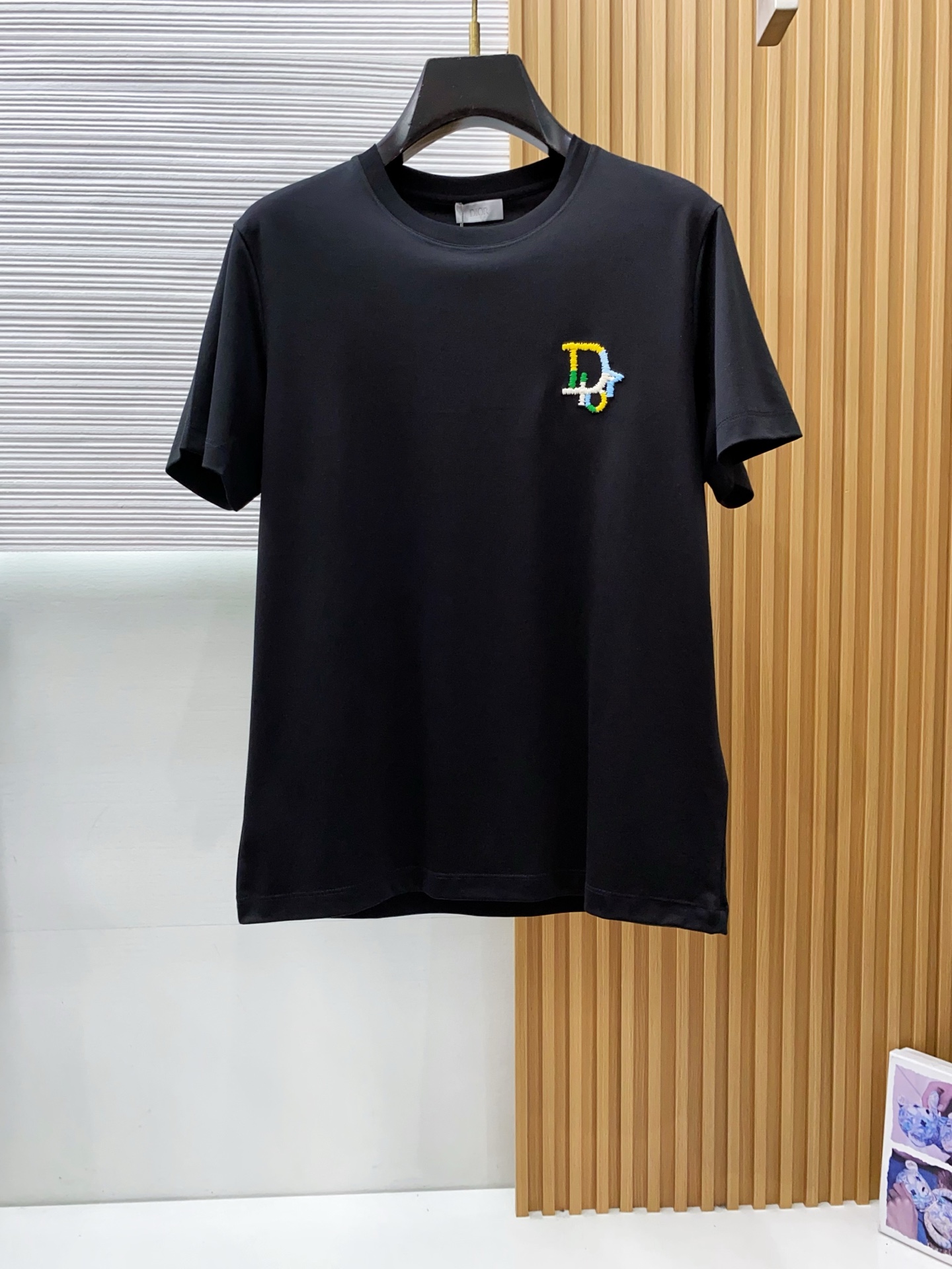 迪奥 2026春夏新款首发专柜最新款圆领短袖 高端订制 设计前卫时尚！品牌logo重工艺设计 高端定制8
