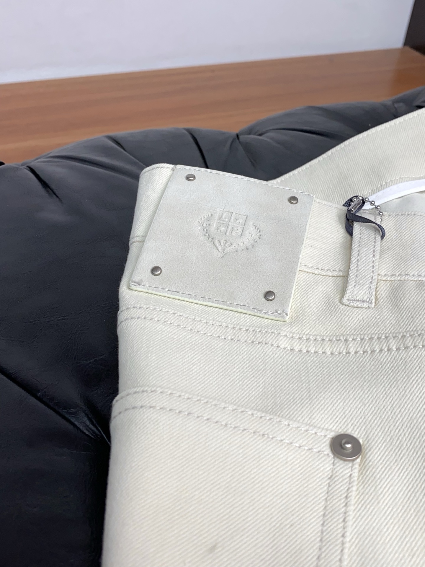 Loro Piana 诺悠翩雅 高端定制、2026早春最新款直筒牛仔裤 柜台同步发售 原版定制复刻 客供