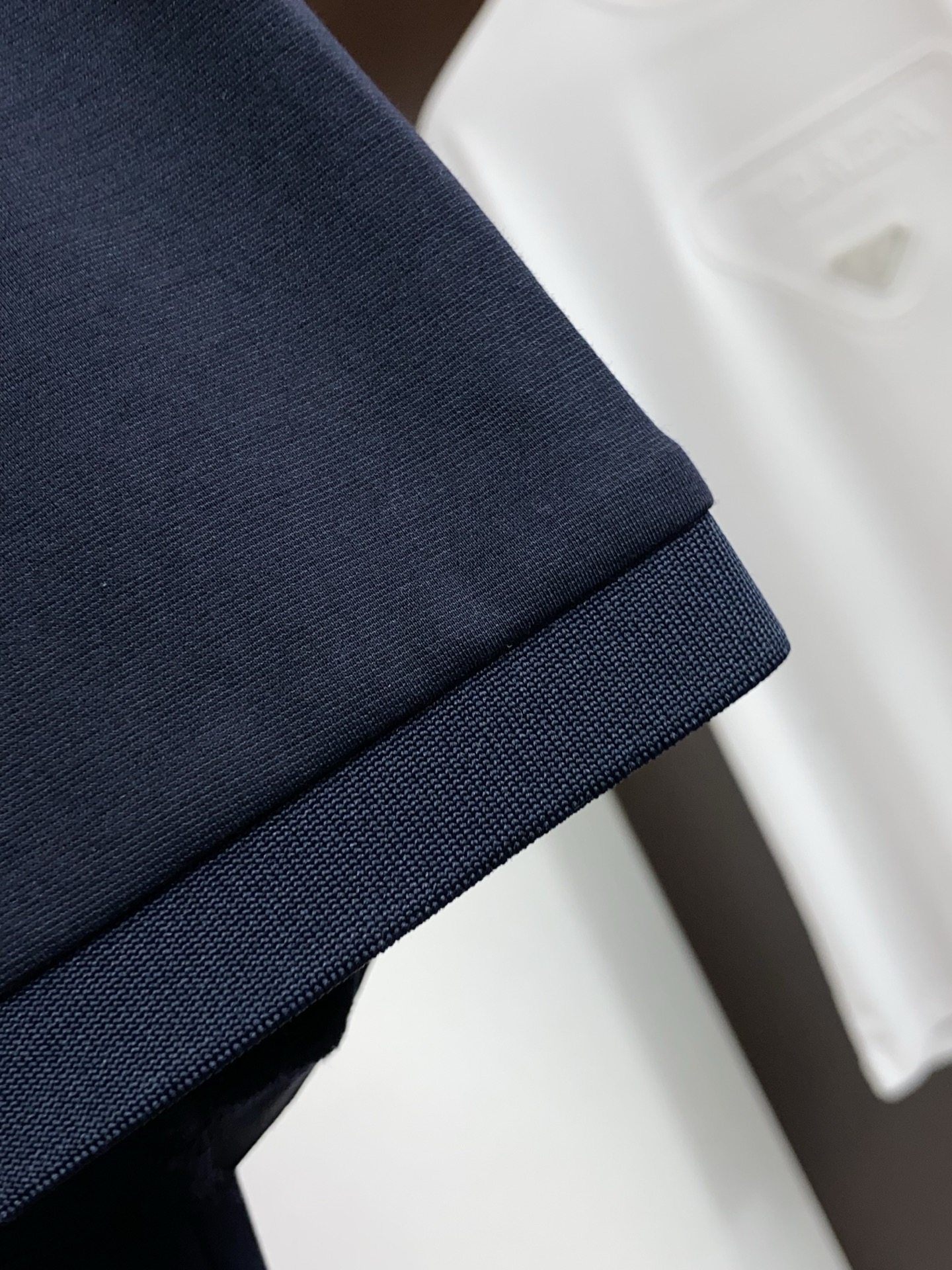 巴宝莉 2026春夏新品商务Polo，极简的衣身造型！丝光面料整体的触感极为舒适，弹力十足亲肤效果高级，
