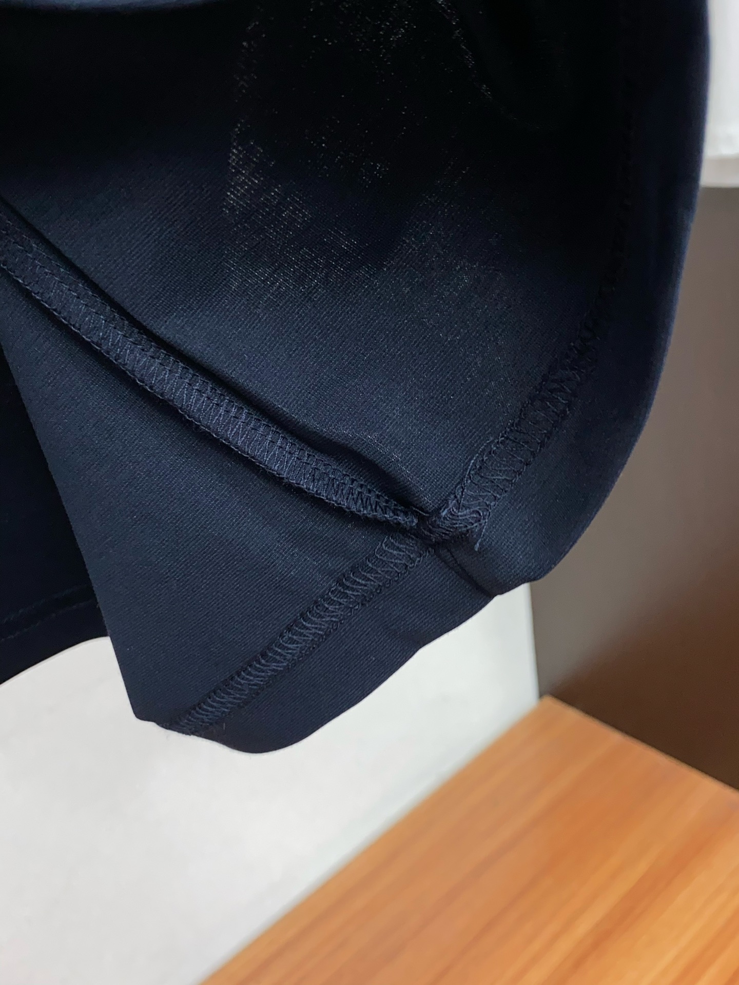 巴宝莉 2026春夏新品商务Polo，极简的衣身造型！丝光面料整体的触感极为舒适，弹力十足亲肤效果高级，