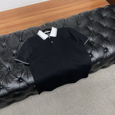 迪奥 经典翻领POLO版型,修饰身形,沉稳百搭,不挑肤色,适配商务、休闲多场景,采用高支精梳棉/珠地棉面 迪奥 经典翻领POLO版型,修饰身形,沉稳百搭,不挑肤色,适配商务、休闲多场景,采用高支精梳棉/珠地棉面