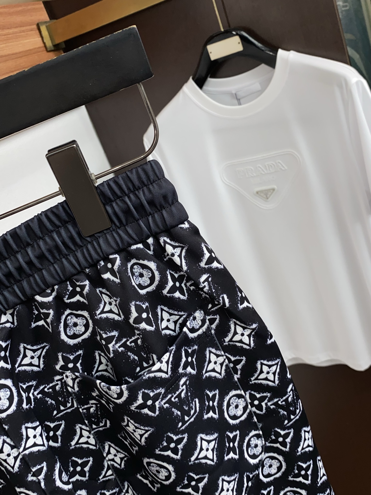 루이비통 남성 반바지 132982 Louis Vuitton Shorts 썸네일 이미지