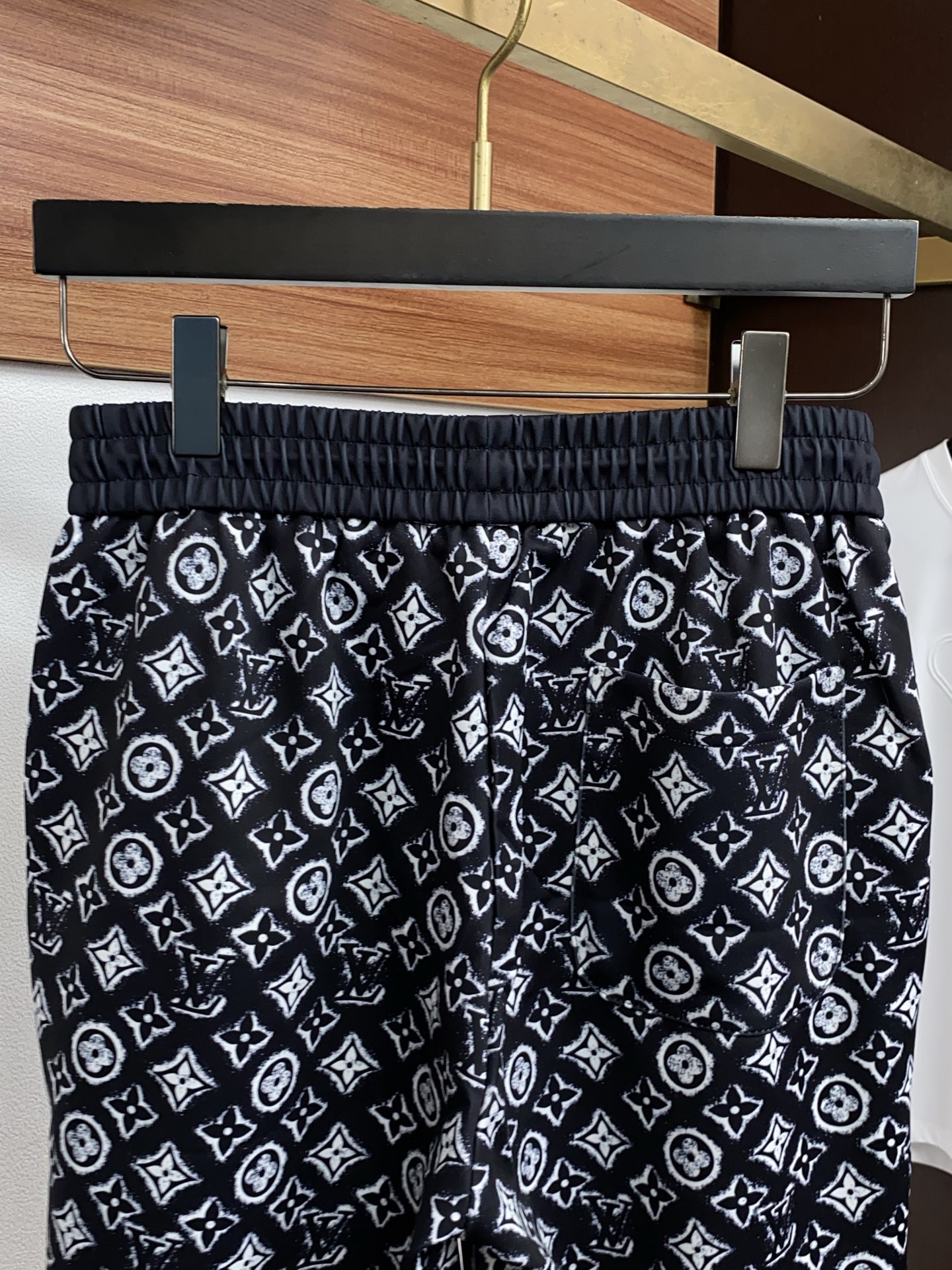 루이비통 남성 반바지 132982 Louis Vuitton Shorts 썸네일 이미지