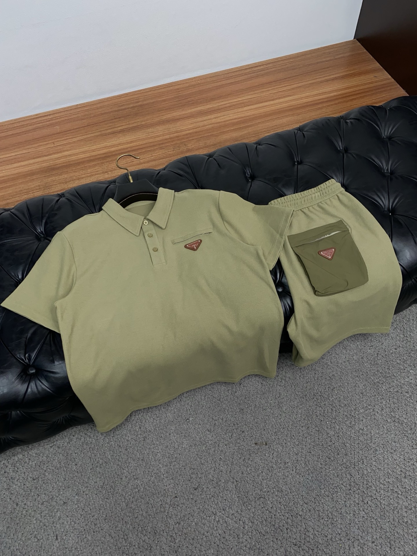 프라다 남성 반팔 133075 Prada T Shirt 썸네일 이미지