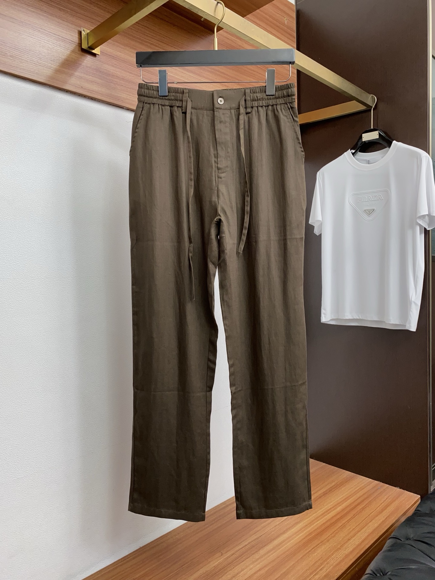 Loro Piana 诺悠翩雅 2026夏日臻选翻领亚麻工装口袋套装——夏日松弛感的老钱绅士之选#Lor